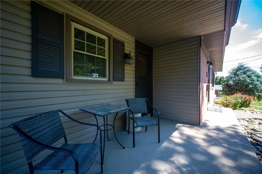 7113 Dumbarton Pl, Bethel Park, PA 15102 - #3