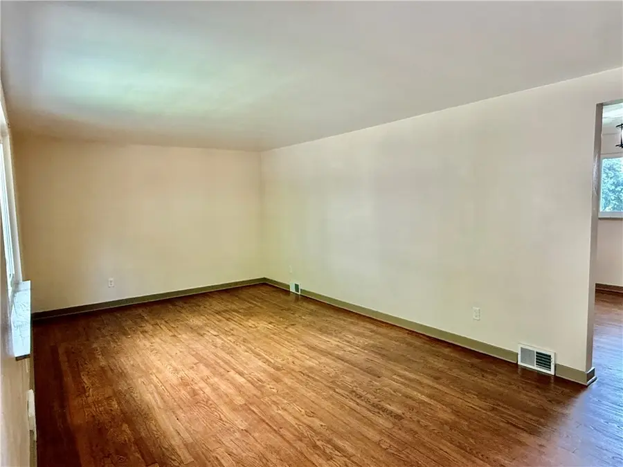 4737 Jewel Dr, Pittsburgh, PA 15236 - #3