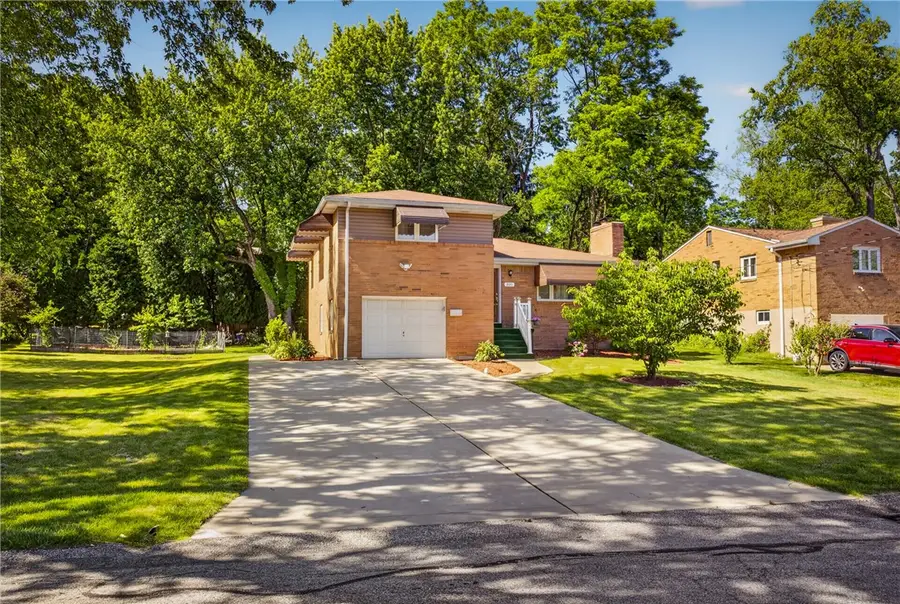 201 Santa Fe Dr, Bethel Park, PA 15102 - #3