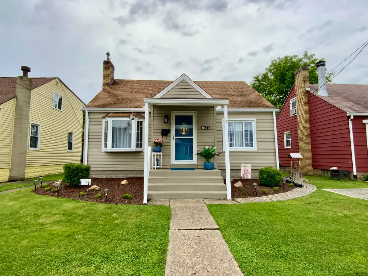 2521 Grandview Avenue, Ambridge, PA 15003 - #1