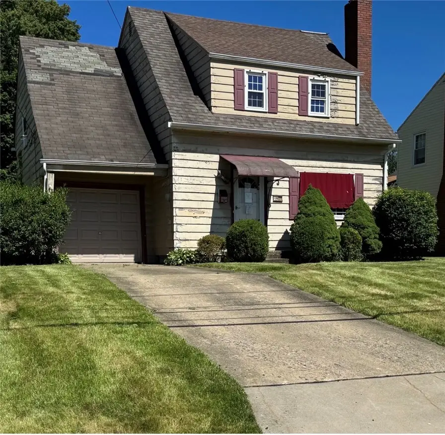 749 Pershing St, Ellwood City, PA 16117 - #2