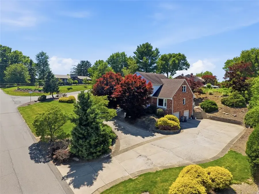 2358 Golfview Dr, Pittsburgh, PA 15241 - #2