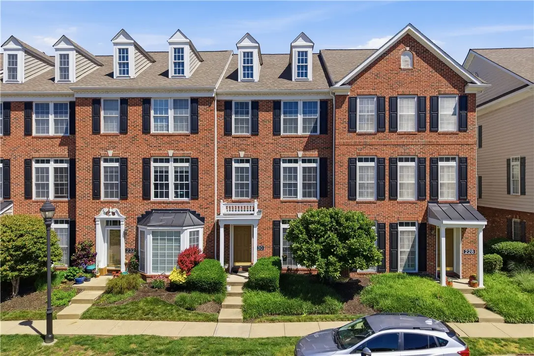 230 Park Square Ln, Pittsburgh, PA 15238 - #1