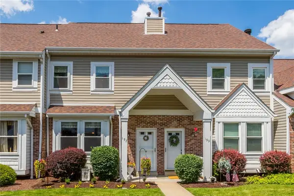 197 Old Village Ln, Bethel Park, PA 15102