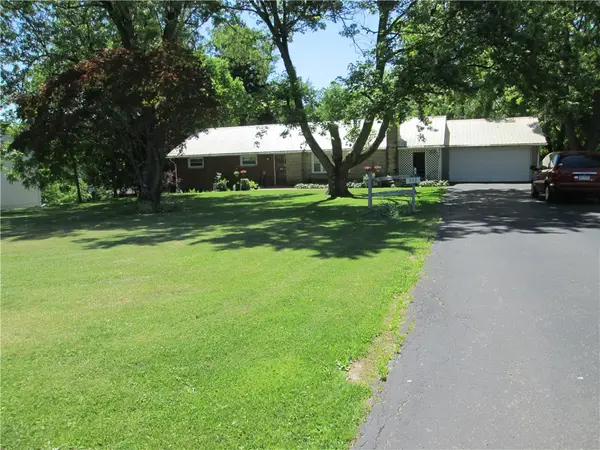 111 Linden St, Beaver Falls, PA 15010