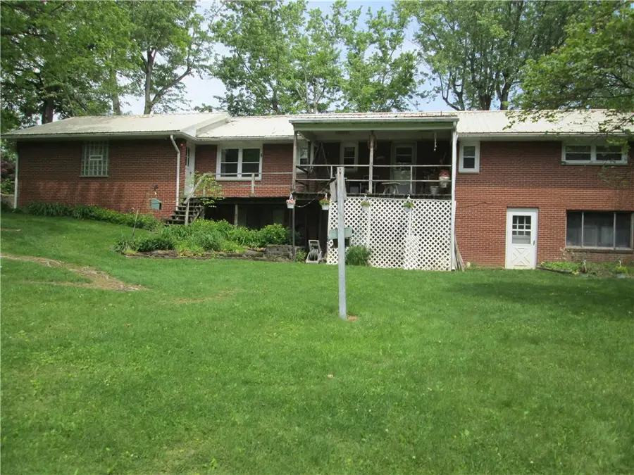 111 Linden St, Beaver Falls, PA 15010 - #2