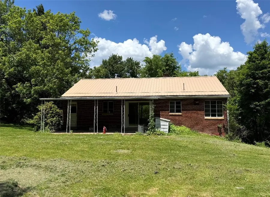 3641 Green Garden Rd, Aliquippa, PA 15001 - #2