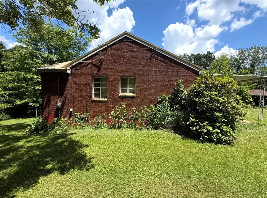 3641 Green Garden Rd, Aliquippa, PA 15001 - #3