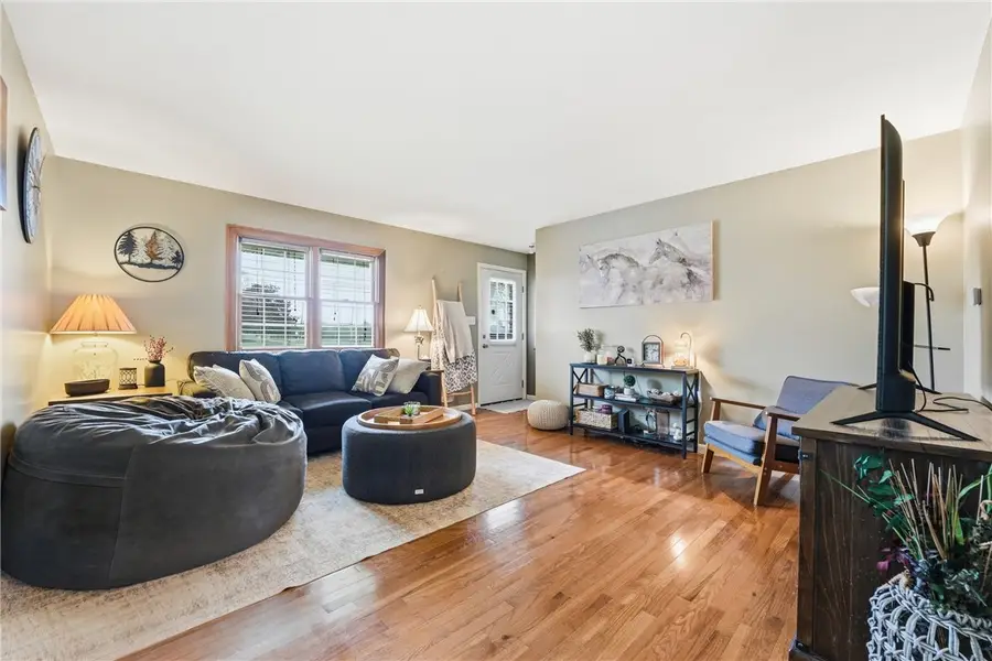 323 Brewster Rd, New Castle, PA 16102 - #3
