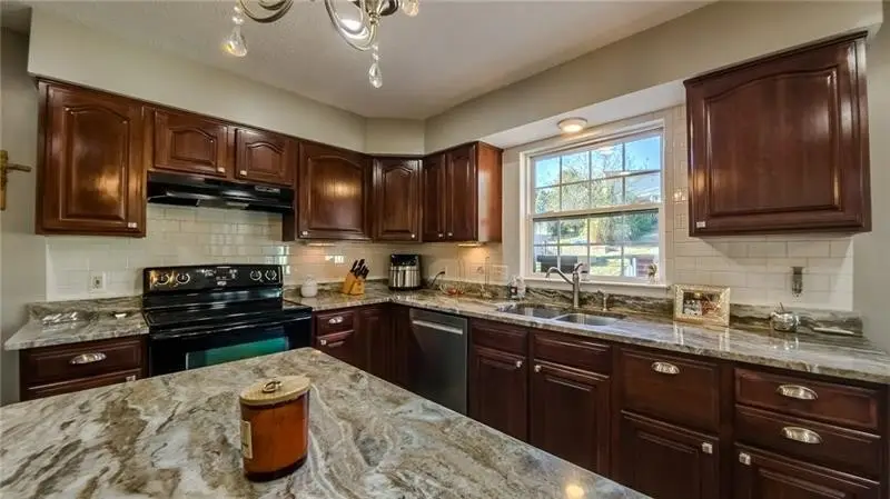 138 Valley View Dr, Rostraver Township, PA 15012 - #2