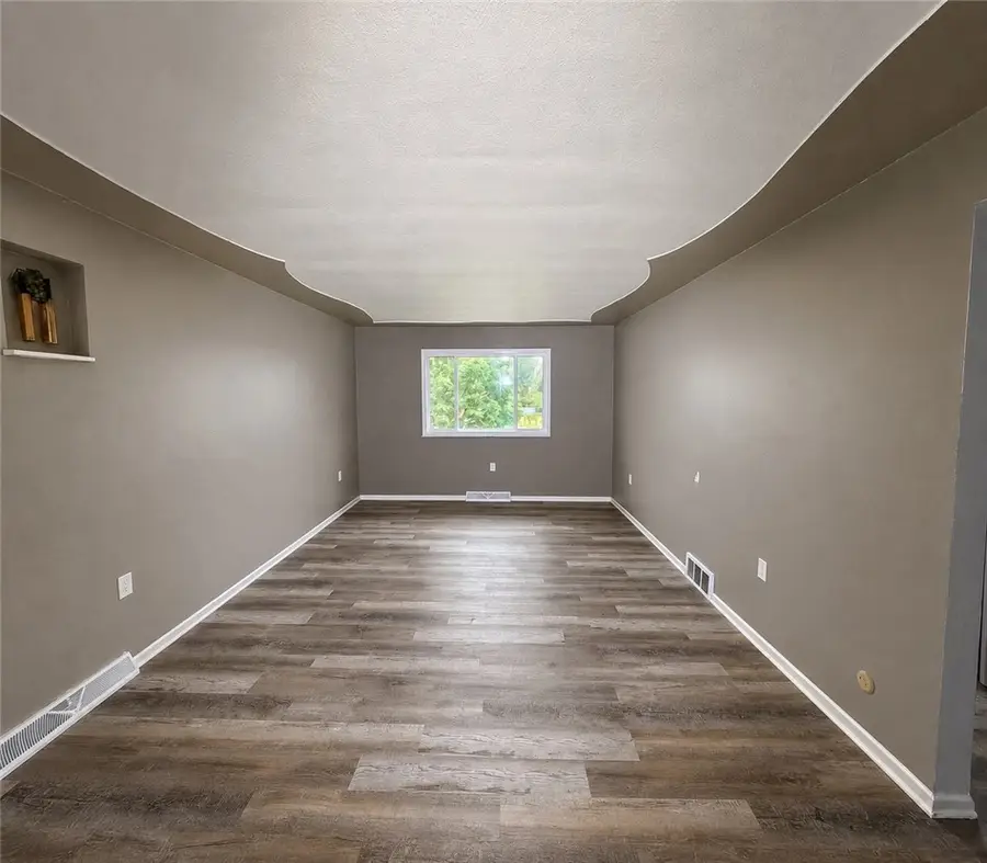 2011 Valley St, West Mifflin, PA 15122 - #3