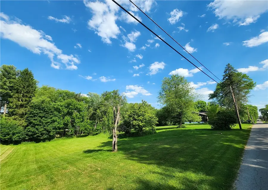 634 Scotland Ln, New Castle, PA 16101 - #3