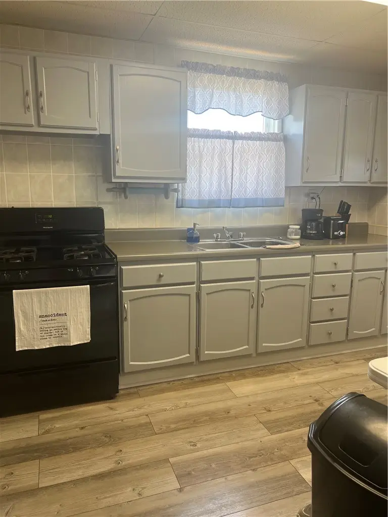 1921 Irwin St, Aliquippa, PA 15001 - #2