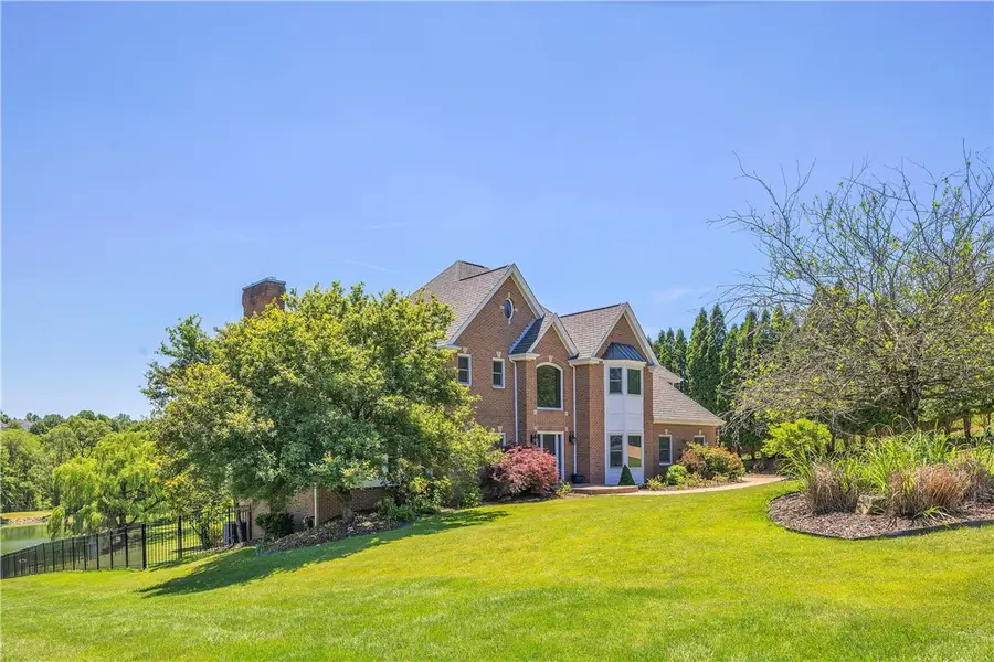 7 Hawthorne Ln, Irwin, PA 15642 - #2