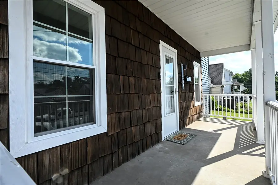 809 Franklin Ave, Connellsville, PA 15425 - #2