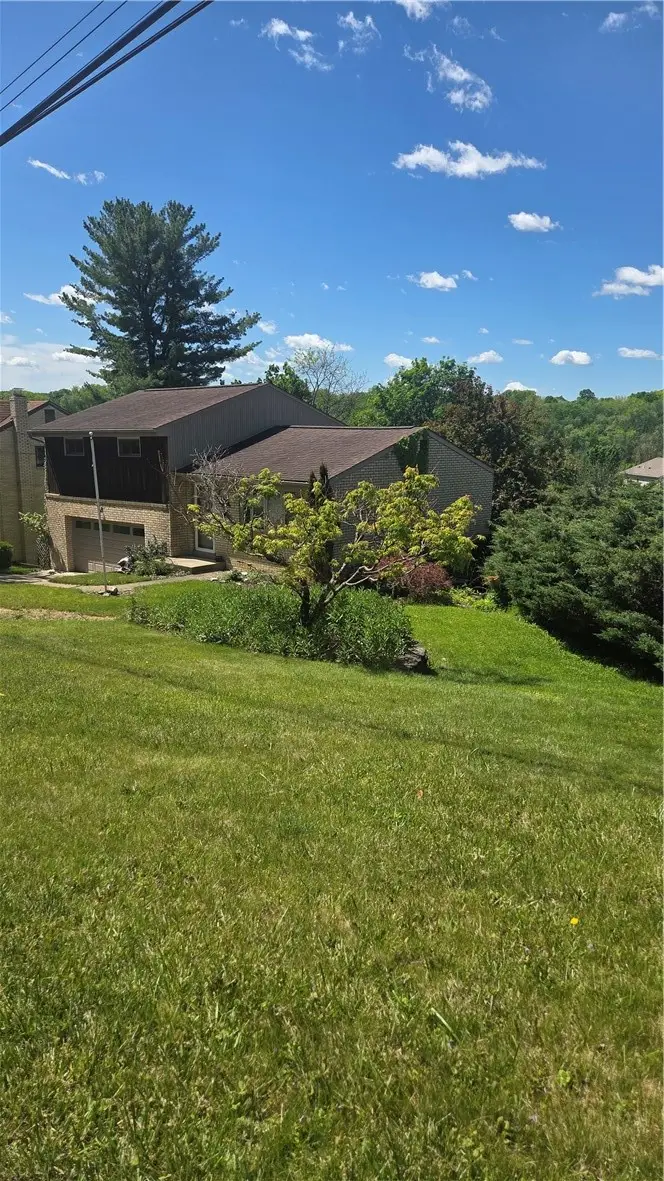 1094 Greenwood Dr, Pittsburgh, PA 15236 - #2