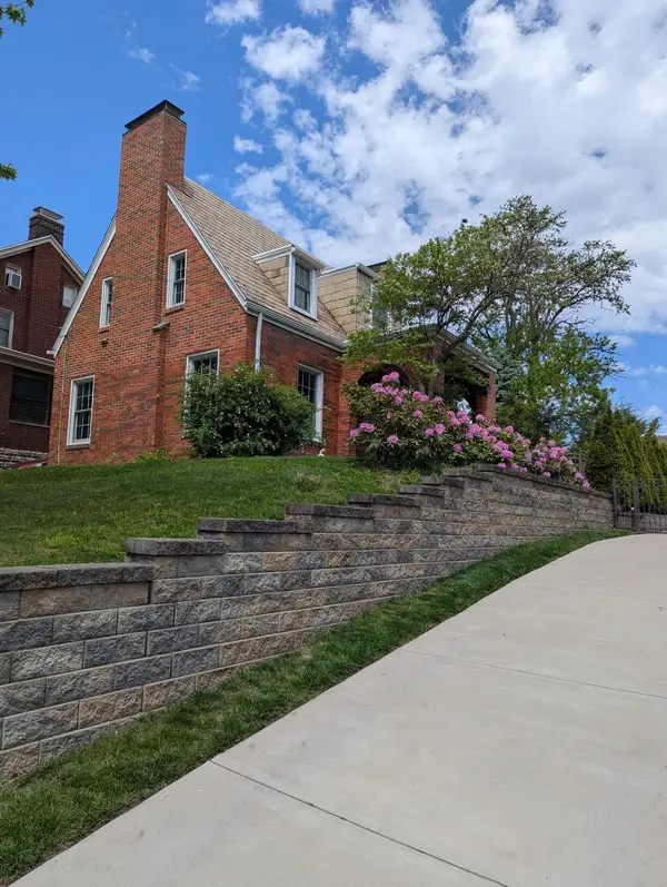 124 Marlin Drive E, Pittsburgh, PA 15216