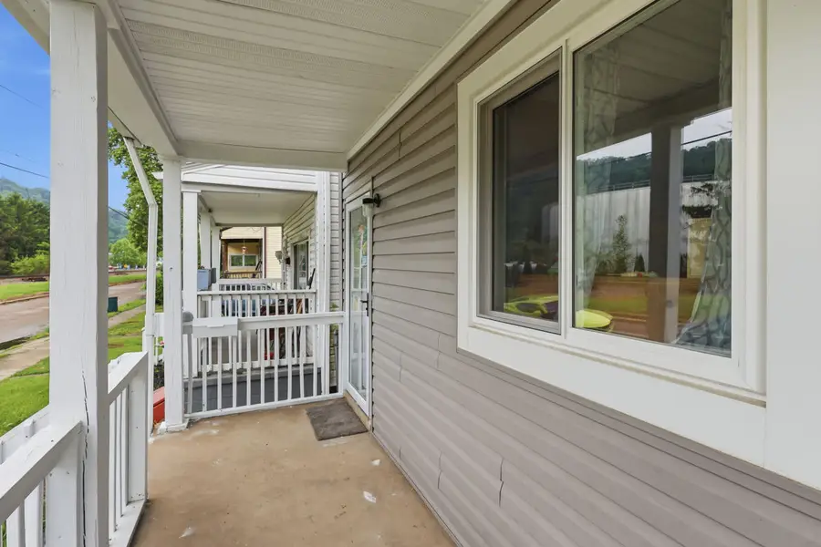 717 Railroad Street, Springdale, PA 15144 - #2
