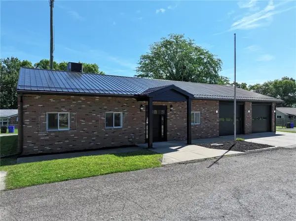 800 Jackson Ave, Monaca, PA 15061