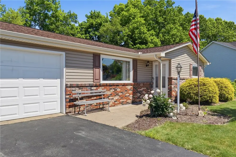 164 Heather Dr, Butler, PA 16001 - #2