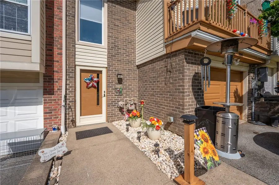 308 Shadow Wood Ct, Trafford, PA 15085 - #2