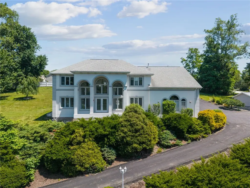 236 Lakewood Rd, Greensburg, PA 15601 - #1