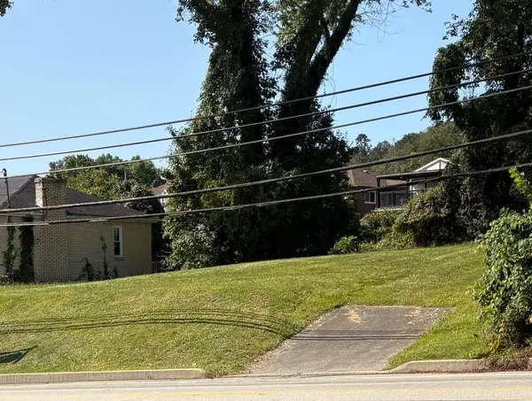 1936 Lincoln Way, White Oak, PA 15131