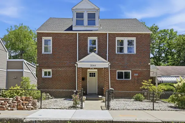 3044 Iowa Street, Pittsburgh, PA 15219