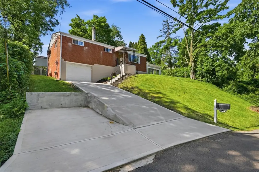 1218 Terrace St, Bridgeville, PA 15017 - #2
