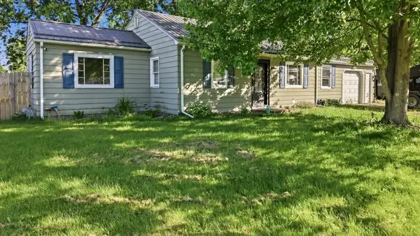 20 Tenth St, East Greenville, PA 16125