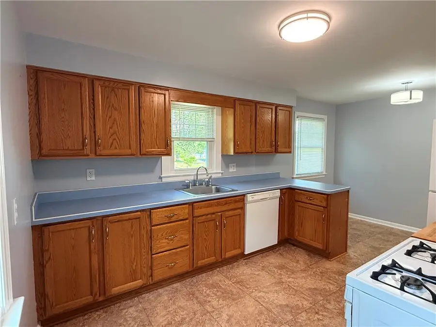 721 Tidball Ave, Grove City, PA 16127 - #3