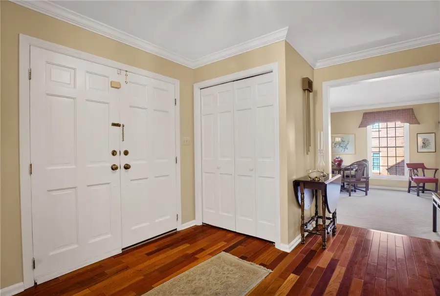 704 Scrubgrass Rd, Pittsburgh, PA 15243 - #2