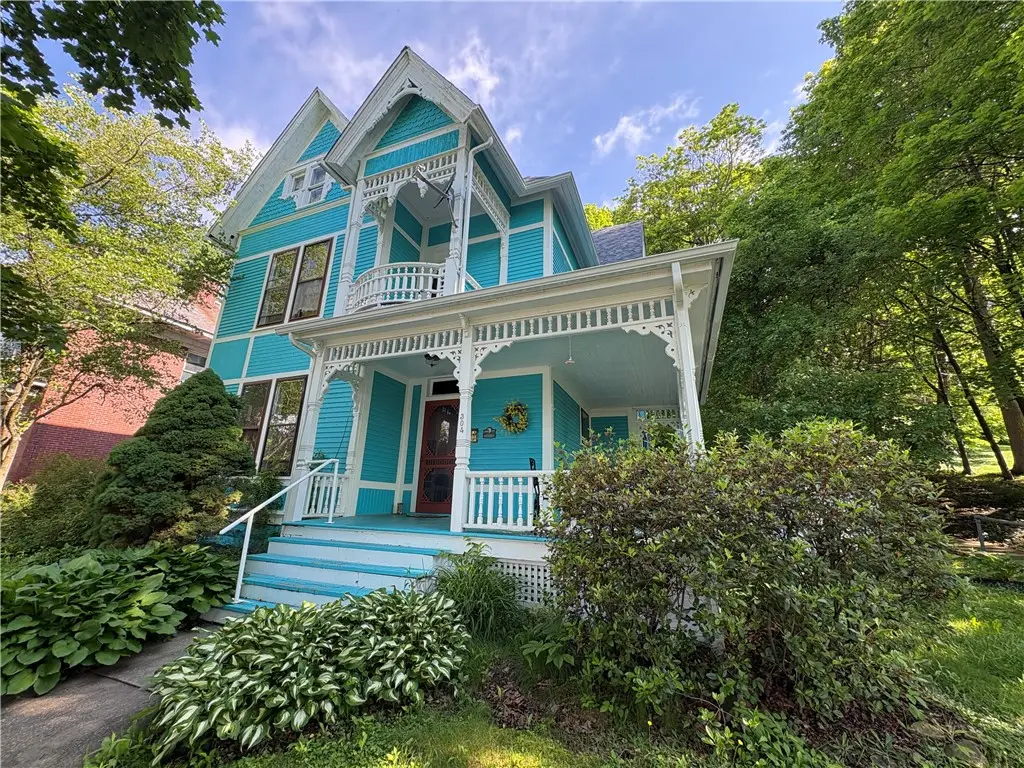 304 Jefferson St, Brookville, PA 15825 - #1