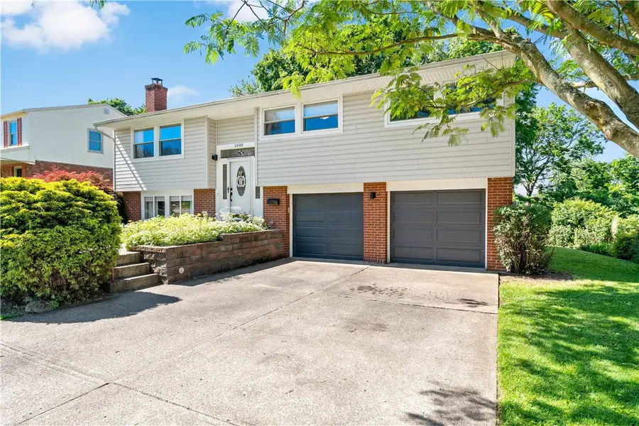 1040 Cork Dr, Bethel Park, PA 15102 - #2
