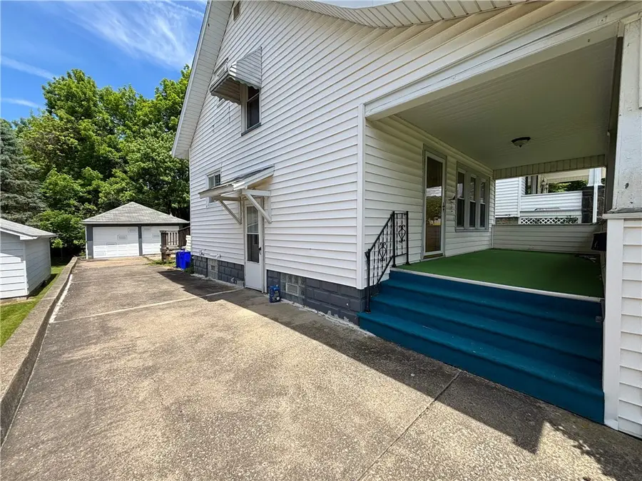 4 W Garfield Ave, New Castle, PA 16105 - #2