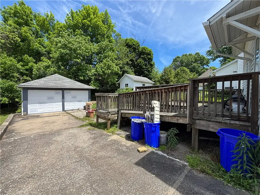4 W Garfield Ave, New Castle, PA 16105 - #3