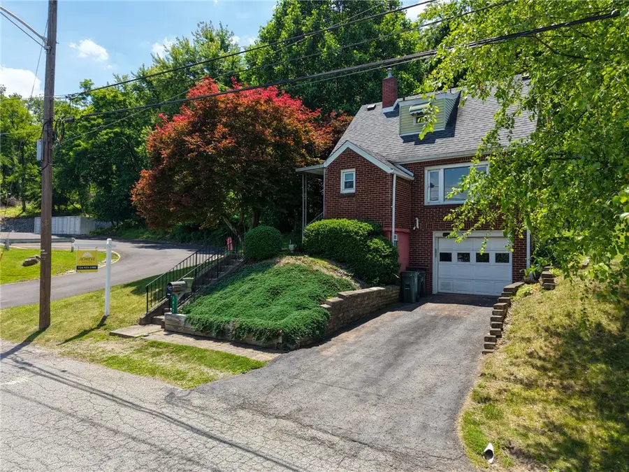 1612 Summit St, White Oak, PA 15131 - #2
