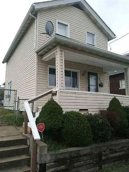 632 S 5th St, Duquesne, PA 15110