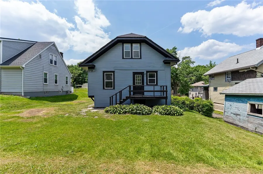 615 Park Ave, Farrell, PA 16121 - #3