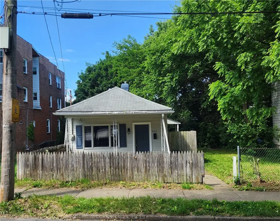 607 Olive Ln, Ambridge, PA 15003 - #2