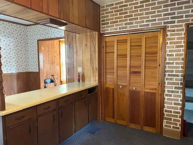 611 W Ridge Ave, Sharpsville, PA 16150 - #3
