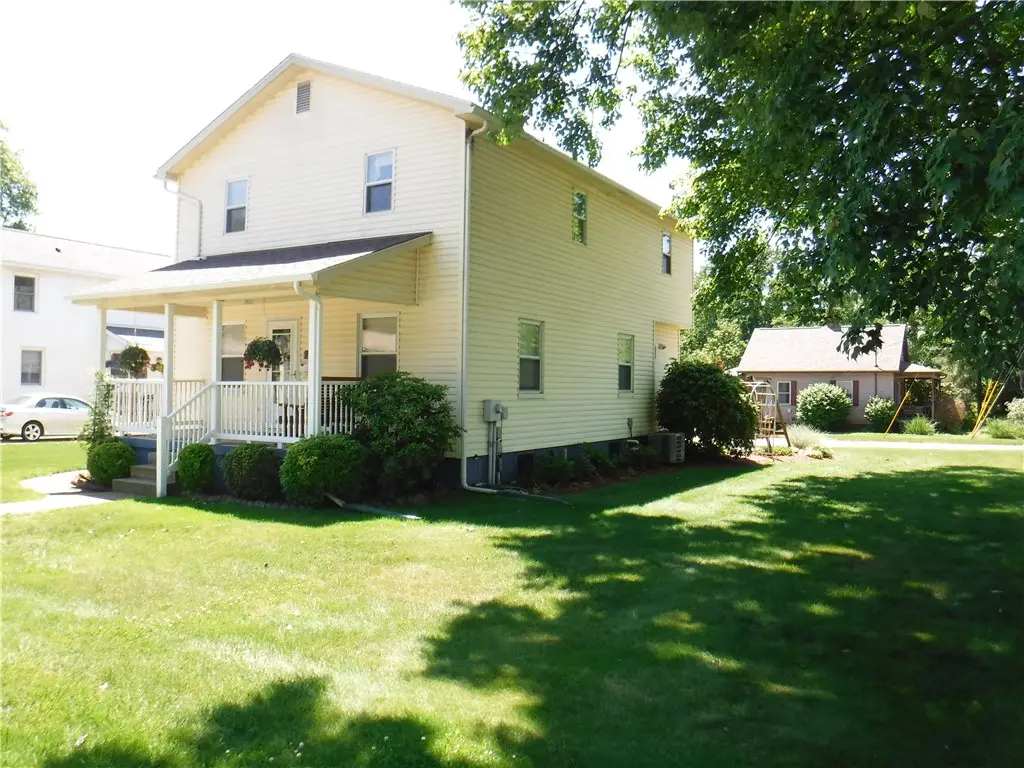 229 Spruce St, Zelienople, PA 16063 - #1