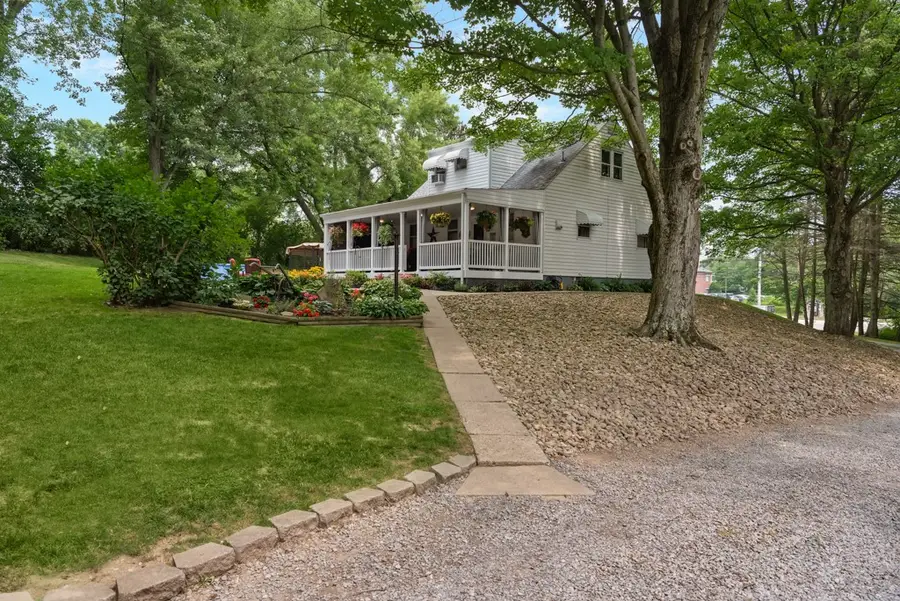 519 S Main St, Zelienople, PA 16063 - #3