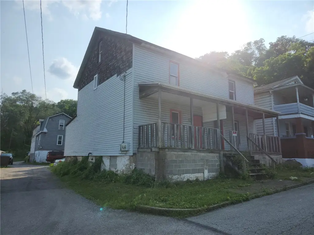 54 Elm St, Natrona Heights, PA 15065 - #1