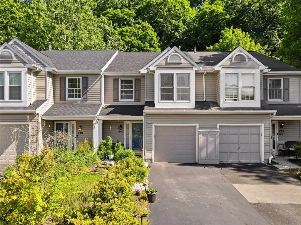 231 Commons Dr, Oakmont, PA 15139 - #1