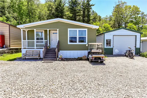 84 High View Dr, Donegal, PA 15628