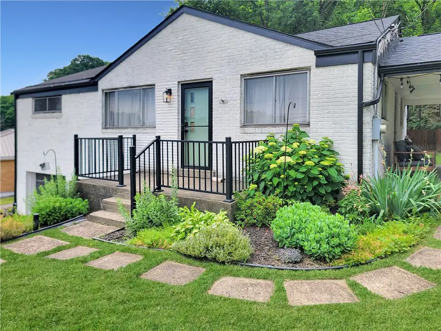 224 Herbst Rd, Coraopolis, PA 15108 - #3