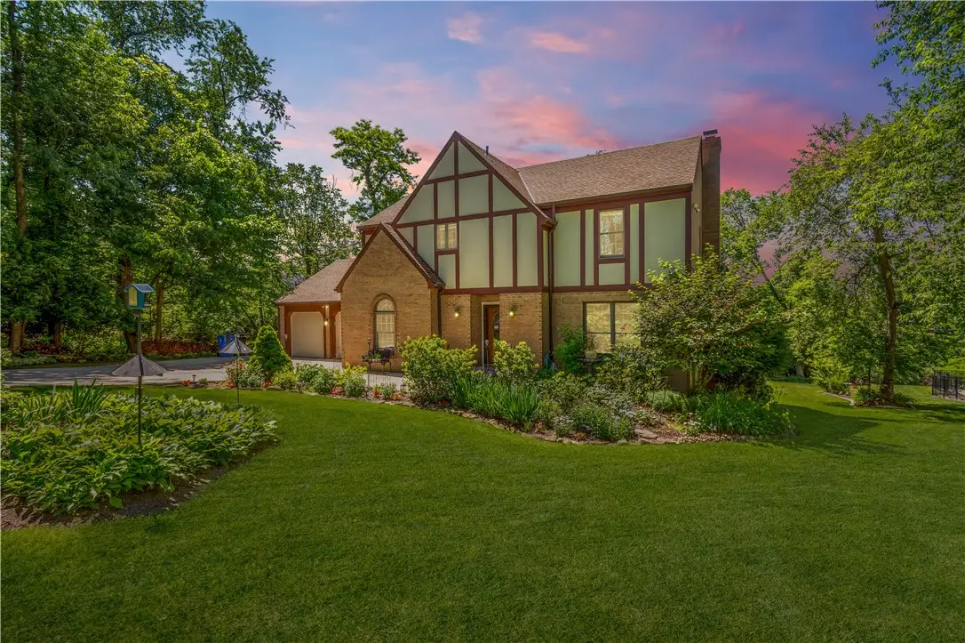260 Chapel Dr, Elizabeth, PA 15037 - #1