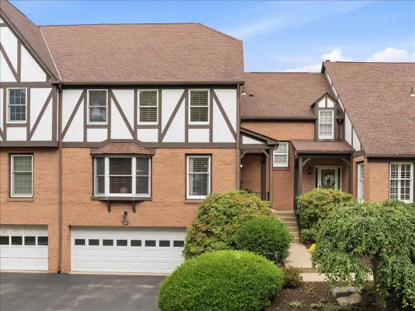 214 Thornberry Circle, Pittsburgh, PA 15234