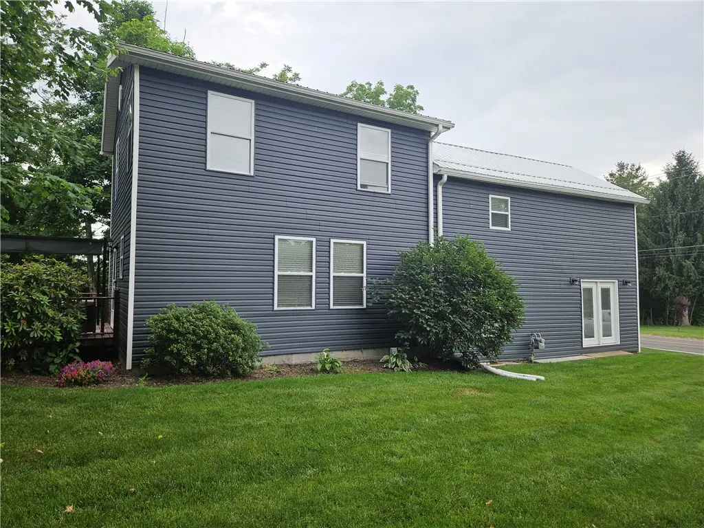 1110 Sunrise Dr, New Castle, PA 16105 - #1